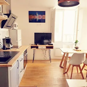 Intramuros 30m2 Entièrement Rénové France