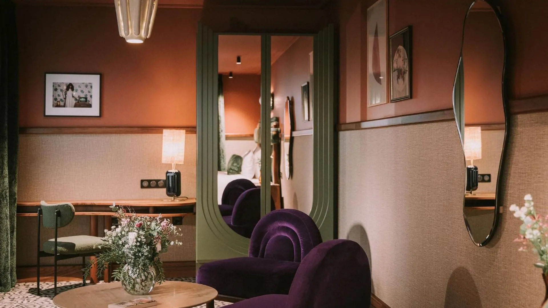 1.75 Paris La Treve Hotel