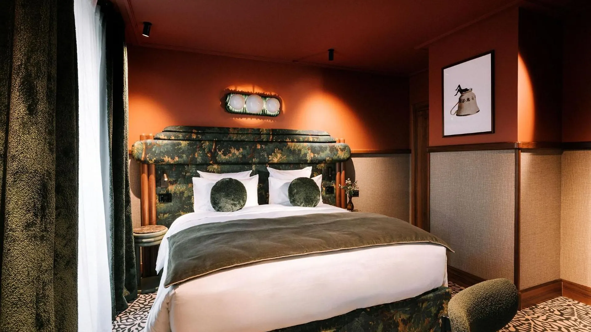 1.75 Paris La Treve Hotel France