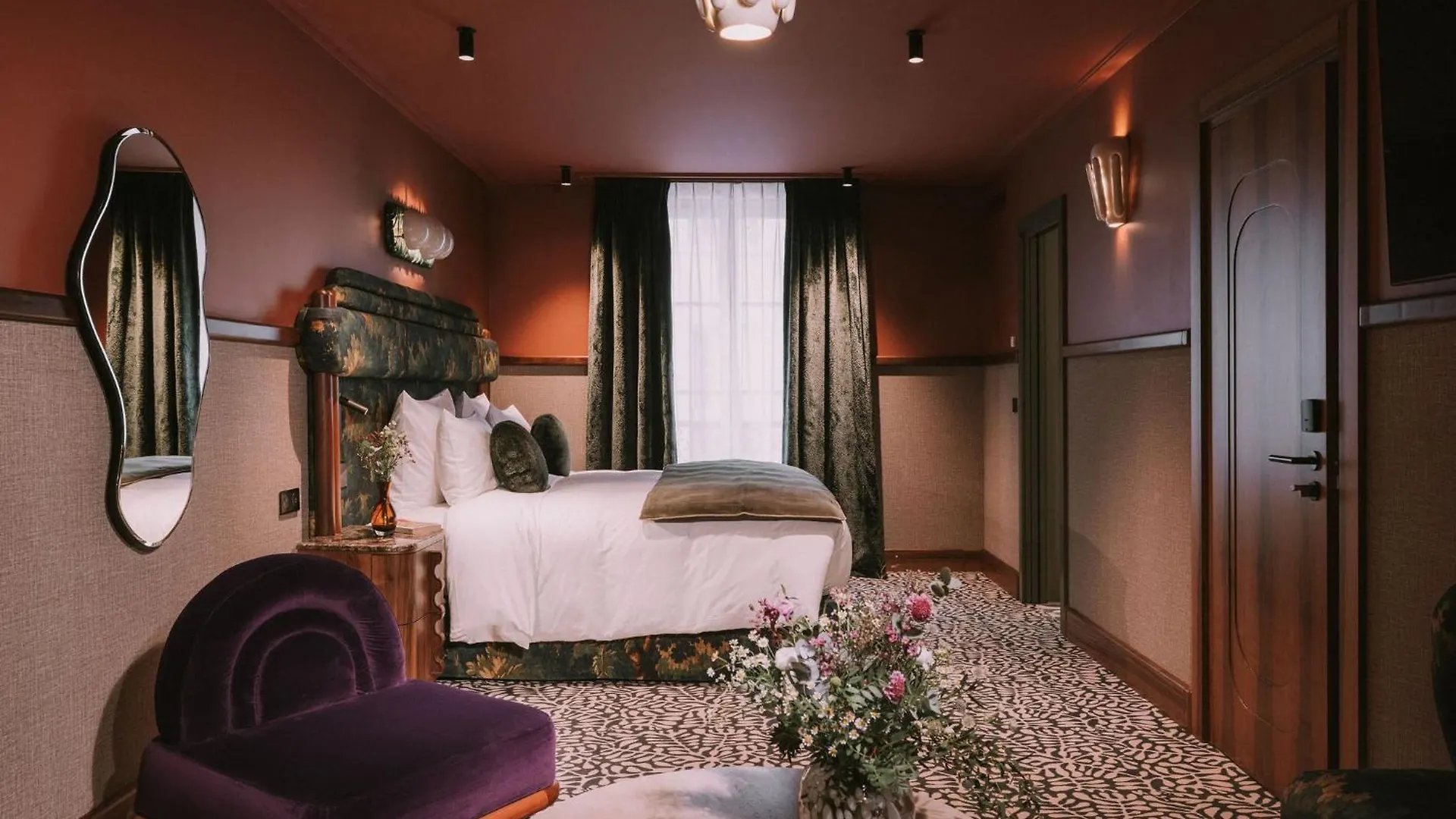 1.75 Paris La Treve Hotel